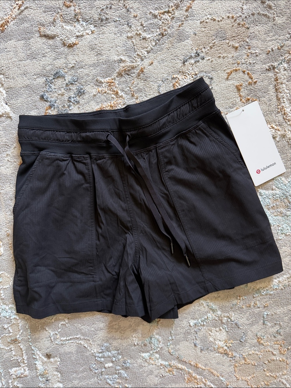 Lululemon dance studio HR short 3.5”